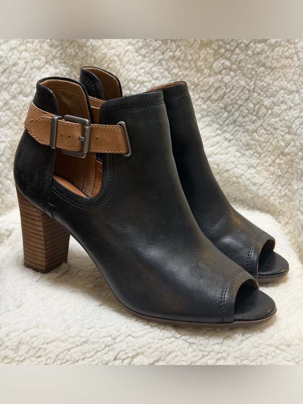 Clarks Artisan Black Leather Shira Nicole Peep Toe 3" Booties Women's Size 9 M